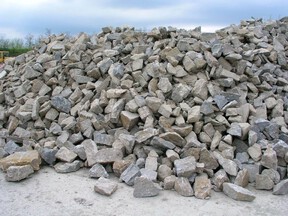 Scheuermann-Naturstein-Showroom-Schuettgueter-12